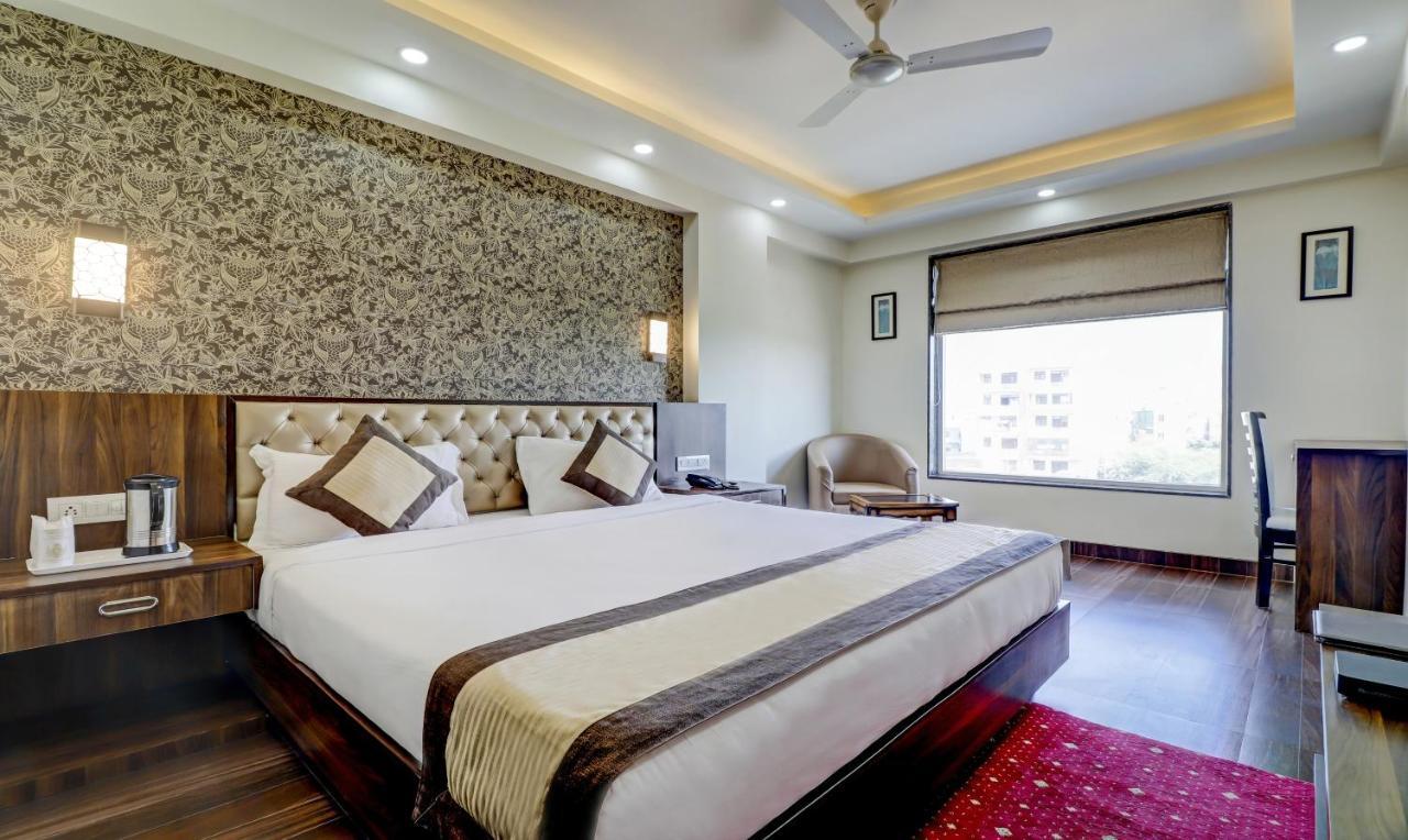 Sanskar Hotel Jaipur Bagian luar foto