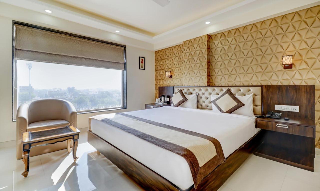 Sanskar Hotel Jaipur Bagian luar foto