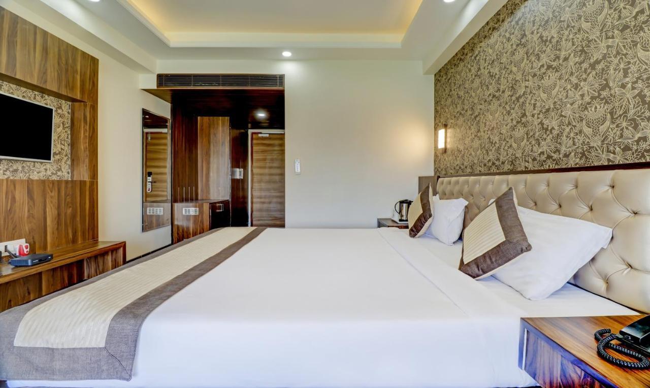 Sanskar Hotel Jaipur Bagian luar foto