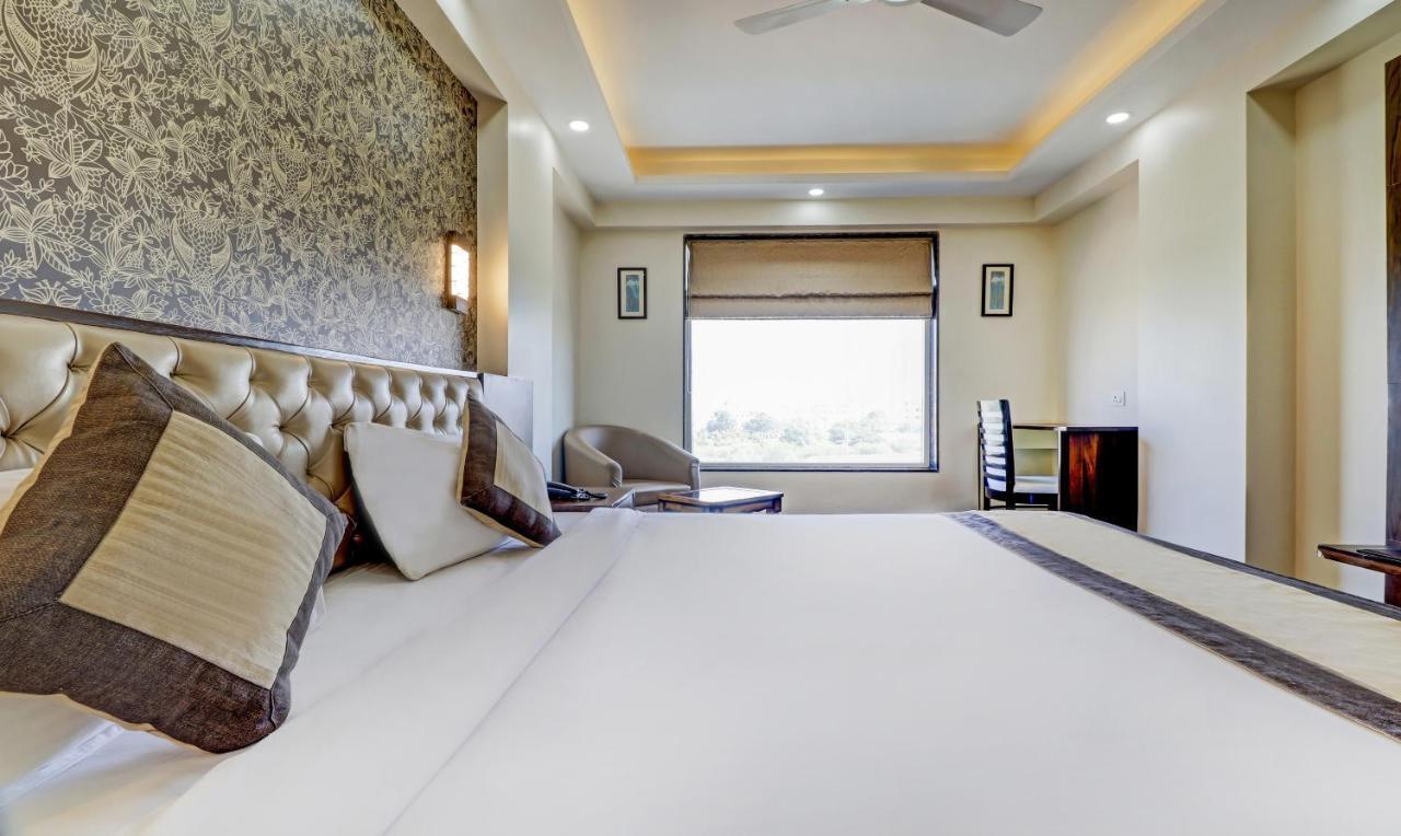 Sanskar Hotel Jaipur Bagian luar foto