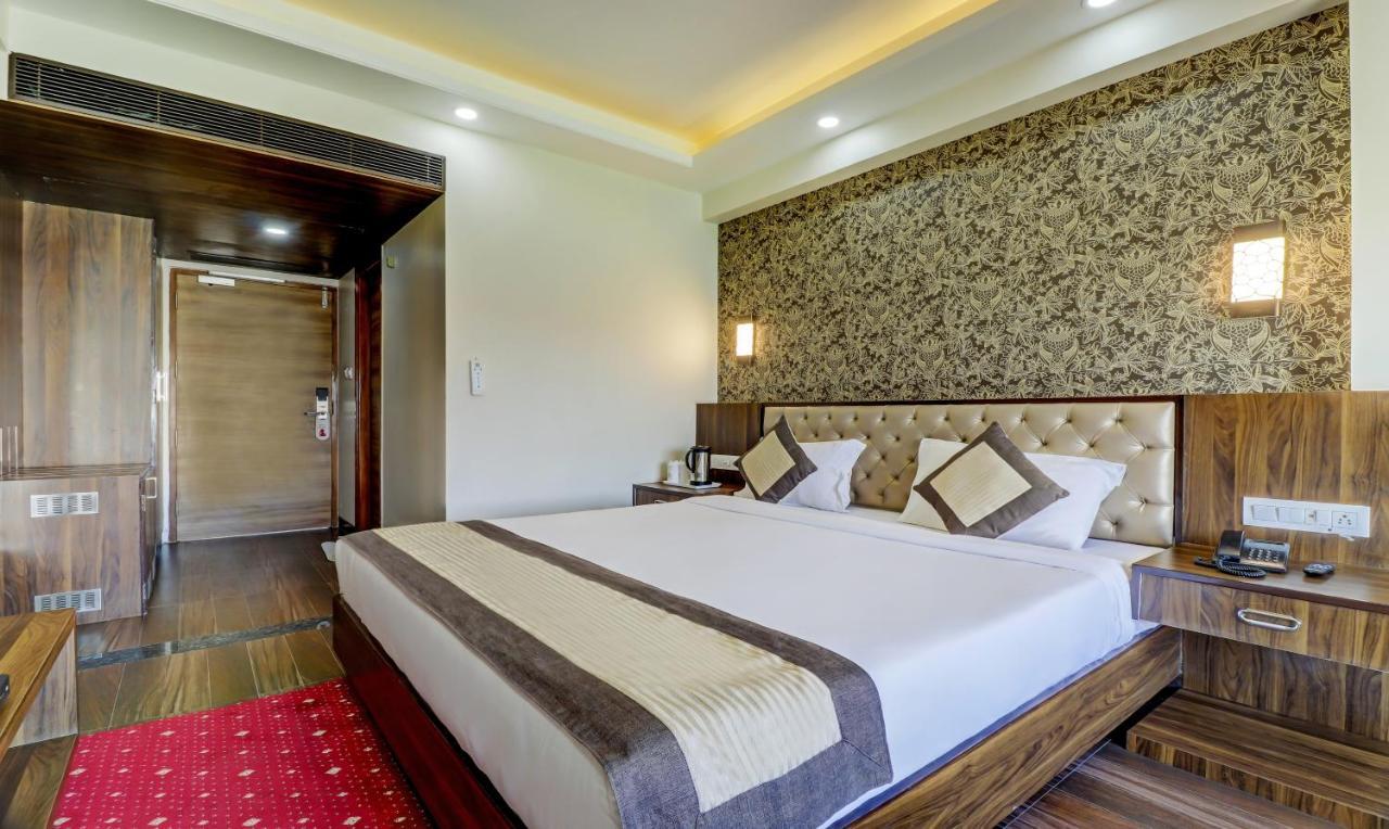 Sanskar Hotel Jaipur Bagian luar foto